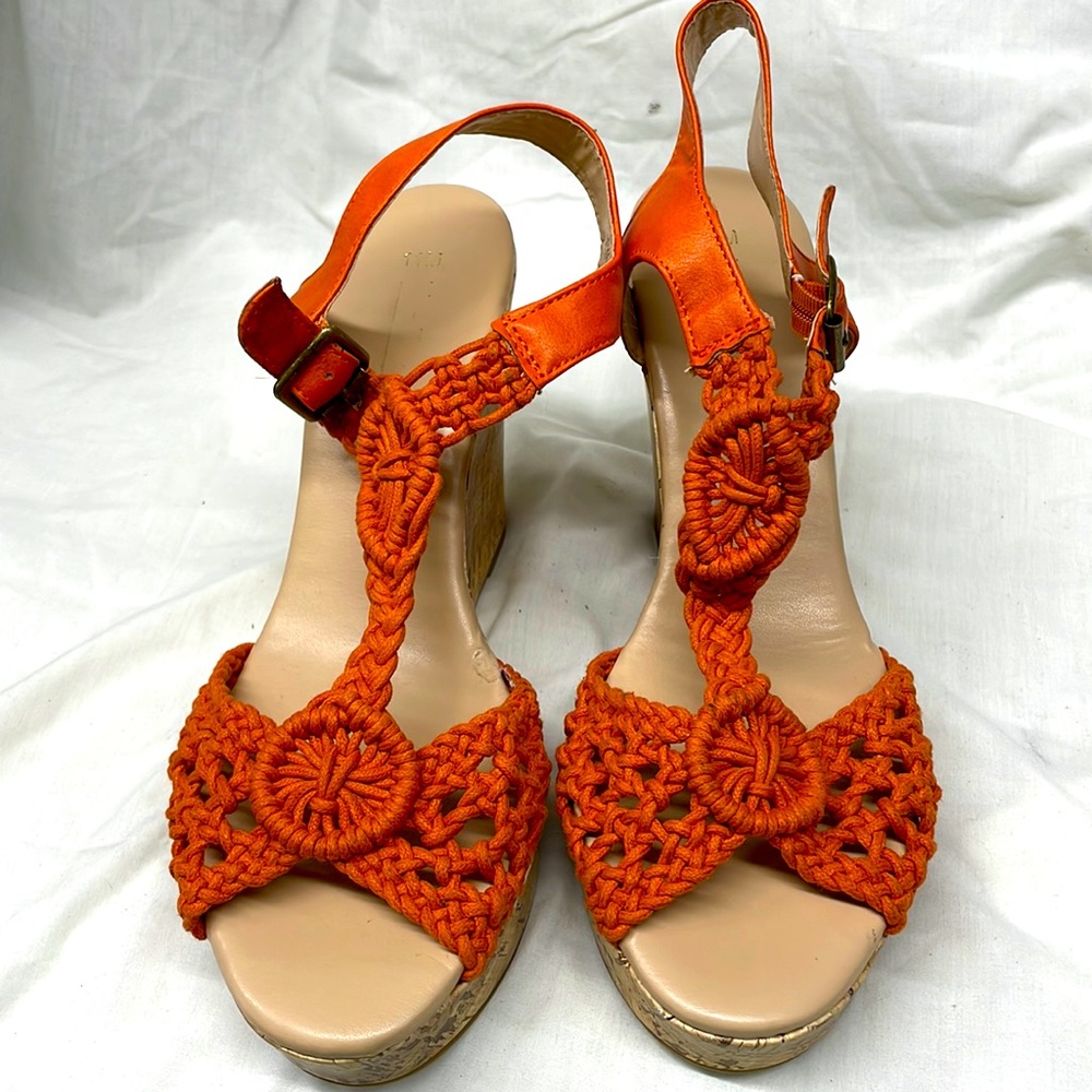 Hot tomato wedge heel shoes ladies sz 11m